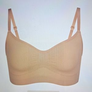 SKIMS SEAMLESS SCULPT BRALETTE  M